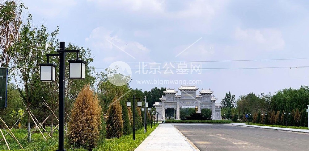 北京周边经济型墓地盘点：赤城凤凰山陵园具体地址在哪儿？陵园内部环境怎么样？官方购墓热线是多少？